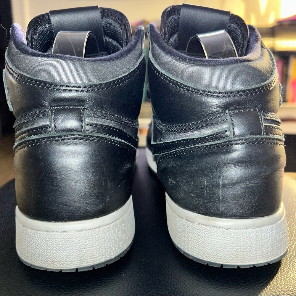 Jordan 1Retro High Black Satin | 7Y (GS) | black red wht | Good Condition - Picture 4 of 9